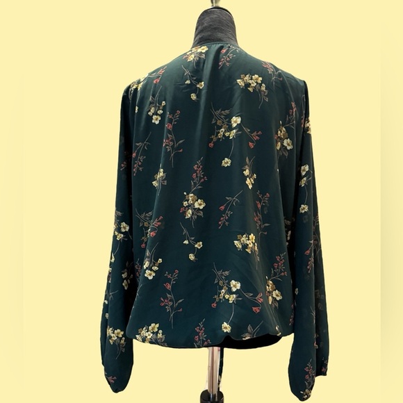 West Kei Floral V-Neck Blouse - Dark Green size xl - Picture 2 of 3